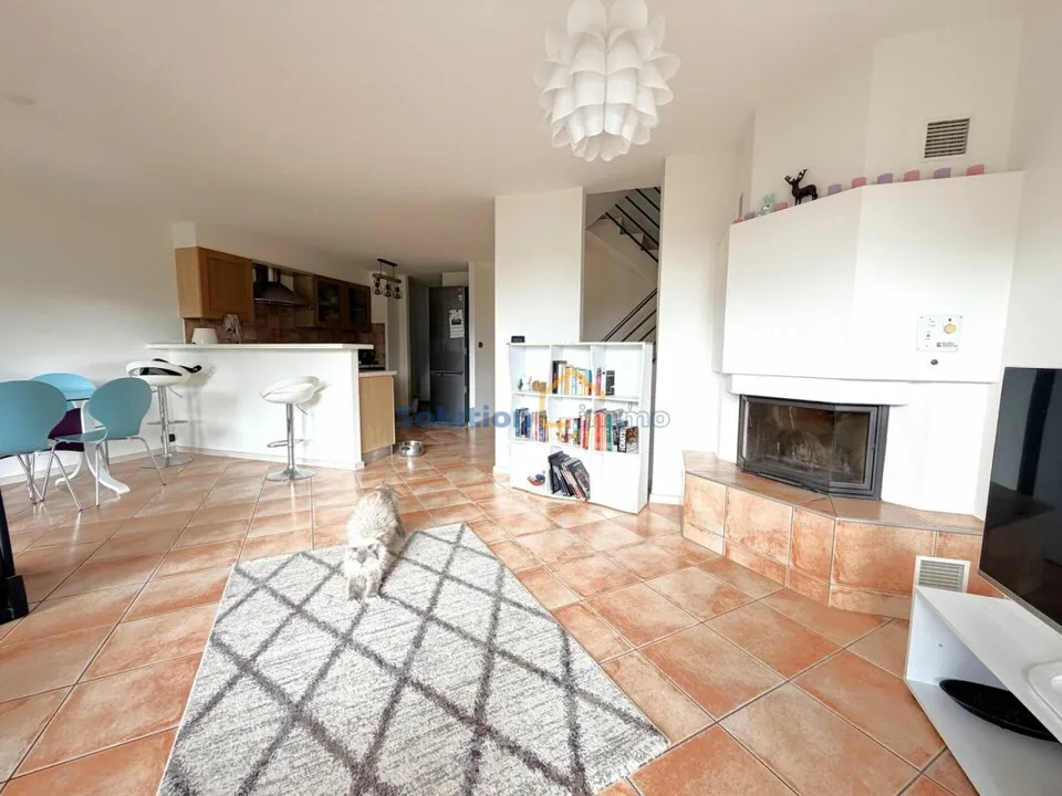 Grande villa contiguë de 6,6 pièces