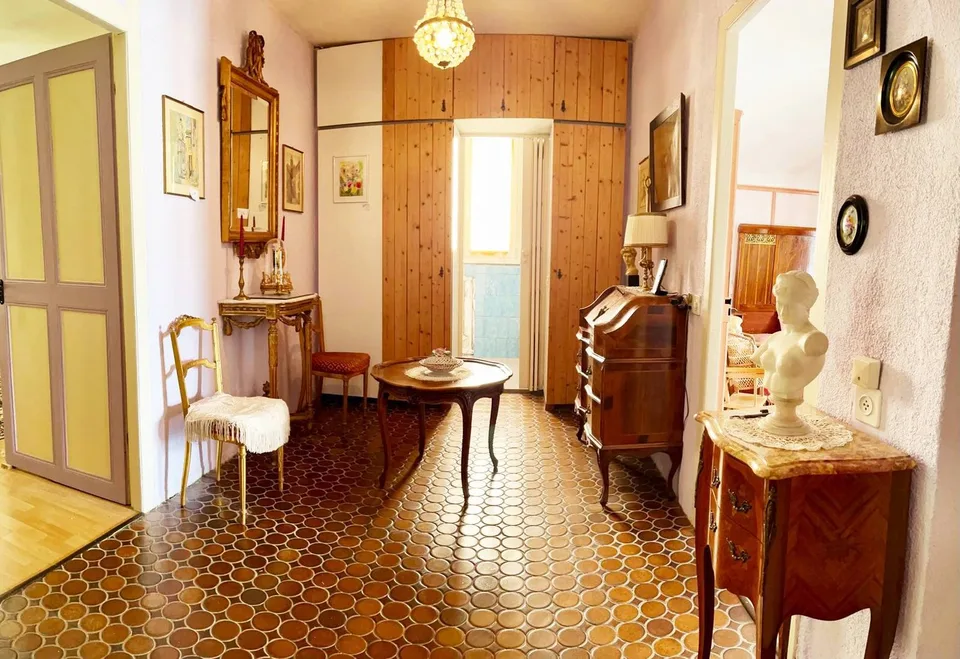 Schönes Haus zu renovieren / umzuwandeln mit zusätzlichem Baupotenzial – Foto 11 von 17