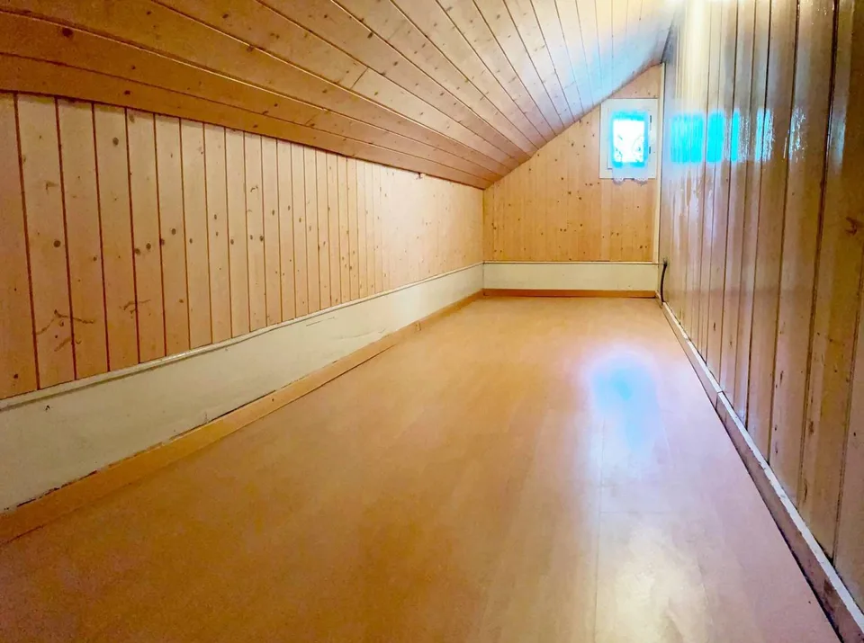 Schönes Haus zu renovieren / umzuwandeln mit zusätzlichem Baupotenzial – Foto 12 von 17