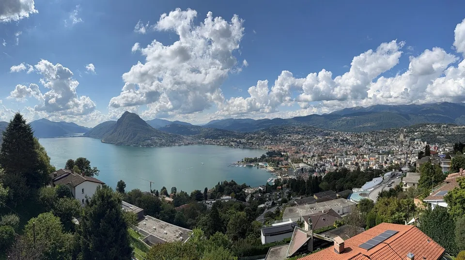 Spazioso appartamento con vista panoramica sul lago di Lugano