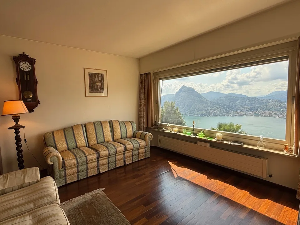 Spazioso appartamento con vista panoramica sul lago di Lugano