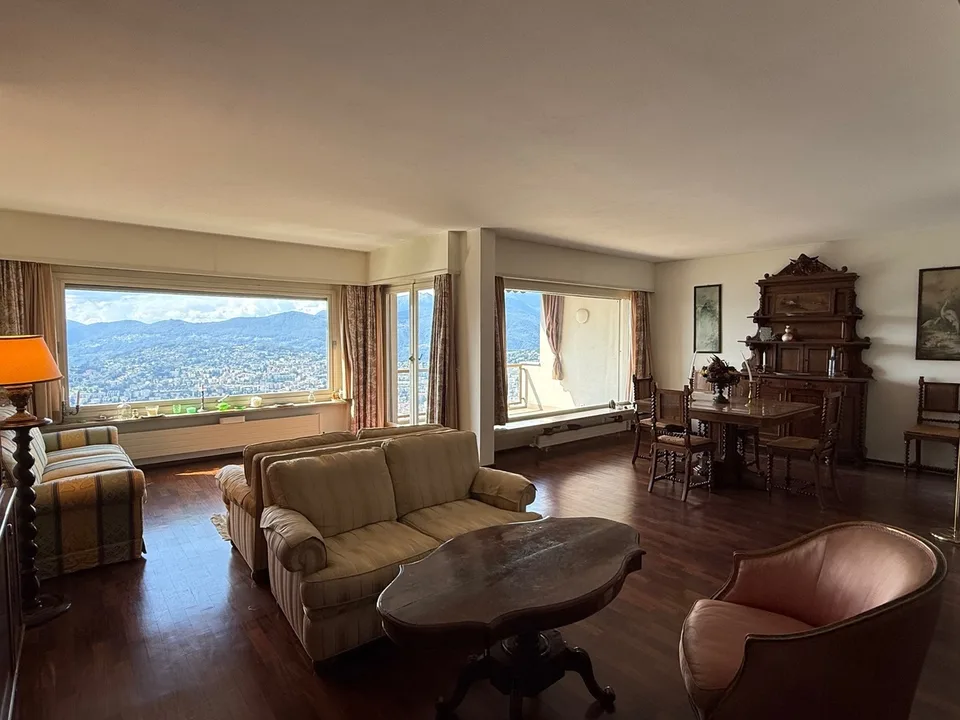 Spazioso appartamento con vista panoramica sul lago di Lugano