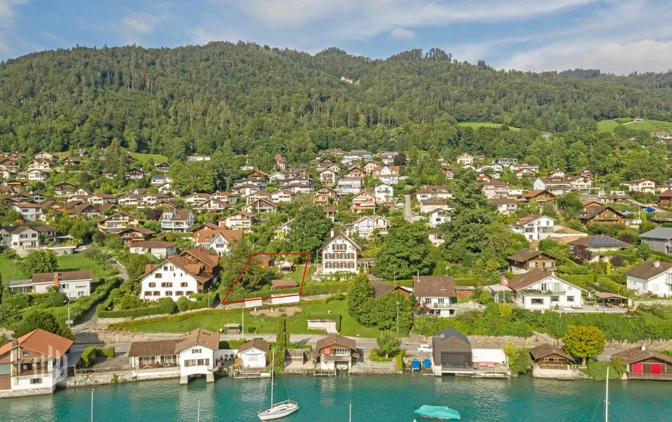 ImmoWyss - 1'113 m2 di terreno edificabile sul lago di Thun per sogni di vita esclusivi