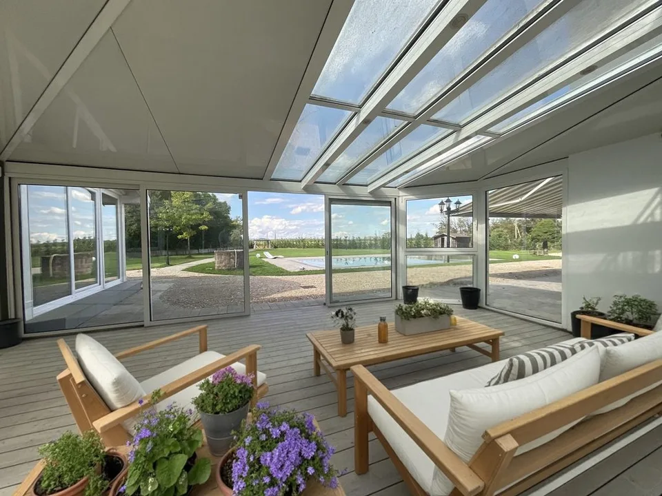 Außergewöhnliche Villa mit Gästehaus, Wellnessbereich und großem Park – Foto 7 von 24