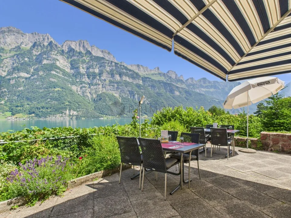 Hôtel & Restaurant avec appartements, vignoble et terrain à bâtir dans un emplacement premium au bord du lac de Walensee – photo 9 sur 30