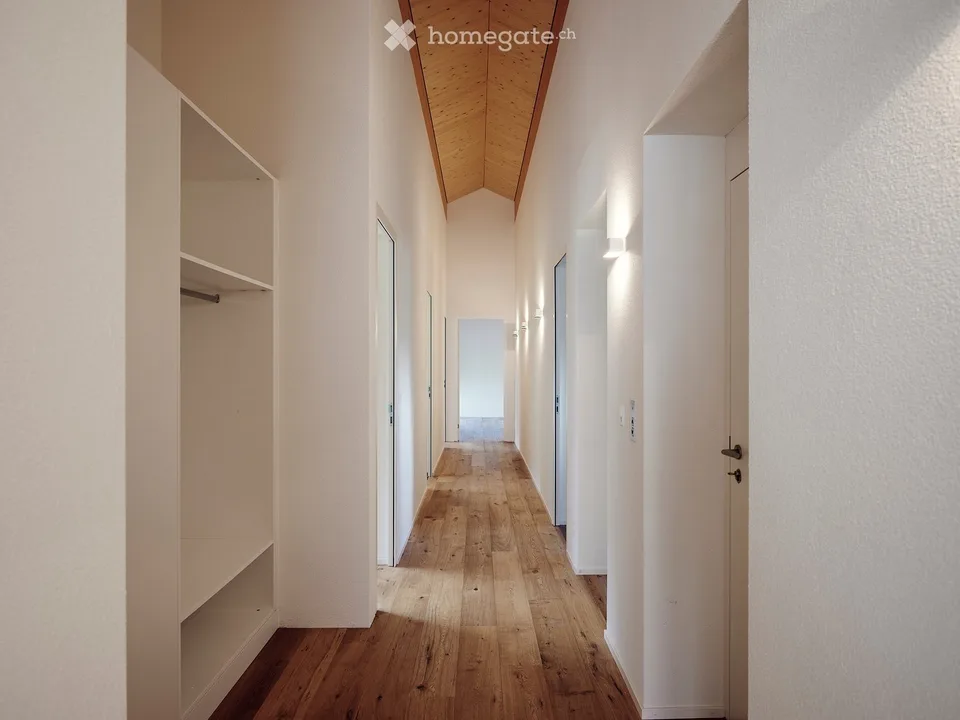 NACHTFRISCH - Exklusive Dachwohnung mit grosser Dachterrasse und Bergsicht im Zentrum von Meiringen