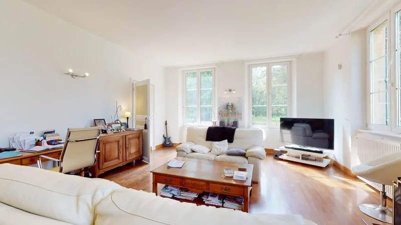 Exceptional master house on 1.6 hectares of land