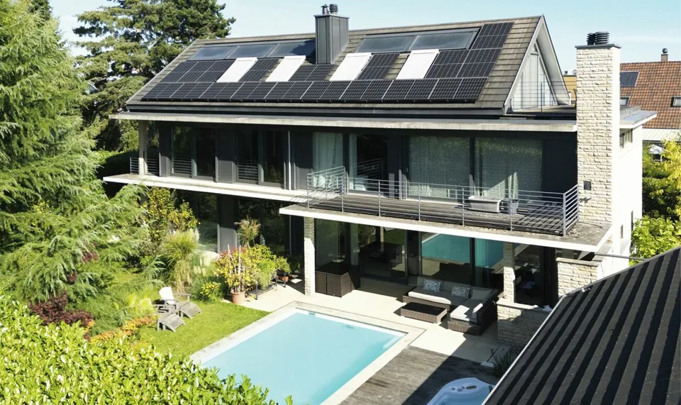 Exklusive Villa mit drei Wohneinheiten, Pool und unvergleichlicher Privatsphäre