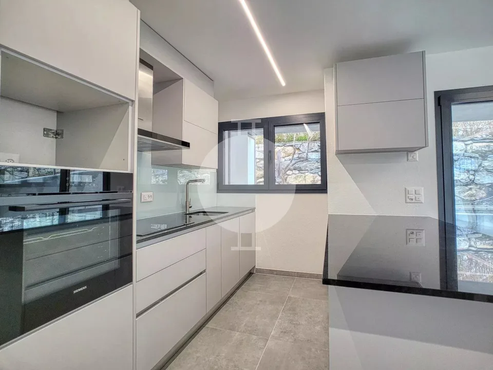 Bella villa contemporanea a schiera nel villaggio di Grimisuat