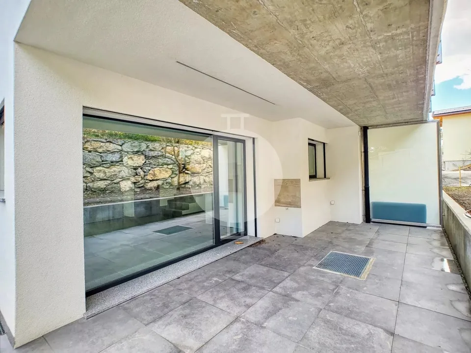 Bella villa contemporanea a schiera nel villaggio di Grimisuat