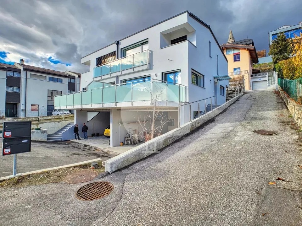 Superbe villa contemporaine et mitoyenne dans le village de Grimisuat