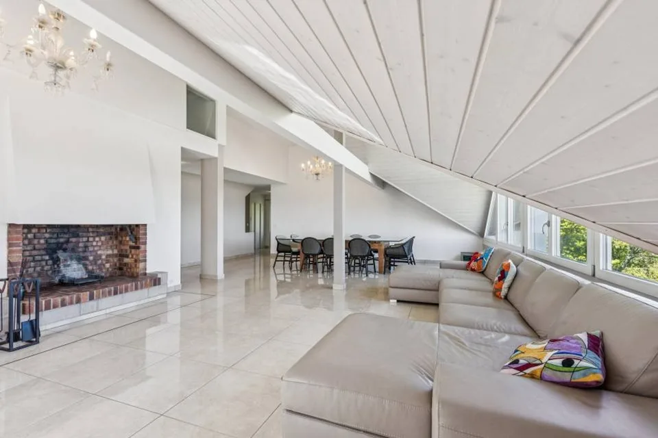 EXCLUSIVITÉ  Villa d'exception avec vue lac à deux pas de l'école inte