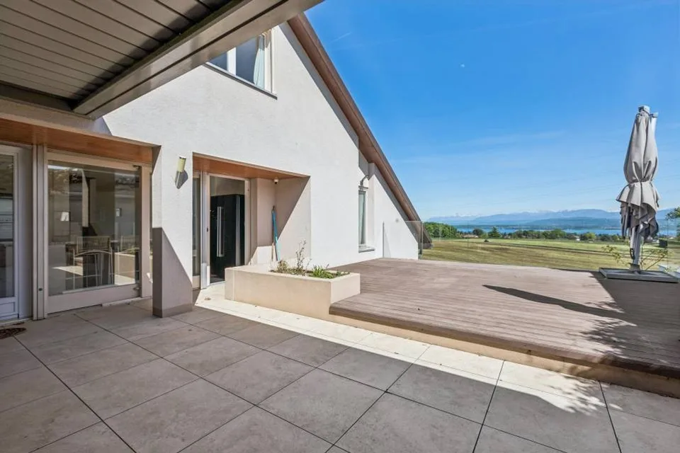 EXKLUSIVITÄT Villa von Ausnahme mit Seeblick, nur zwei Schritte von der internationalen Schule entfernt – Foto 11 von 13