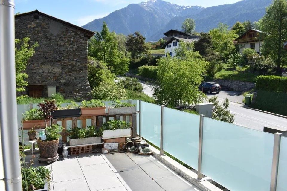 Appartamento moderno di 4.5 locali con 2 balconi e posto auto a Brig-Glis – foto 15 di 17