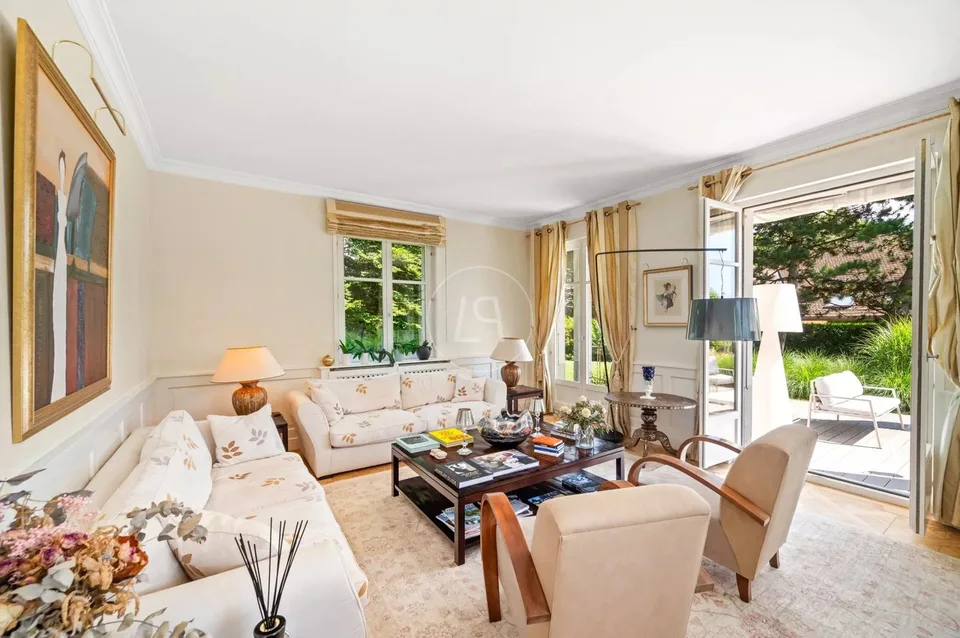Elegantes Anwesen mit Pool in einer grünen Oase in Lausanne – Foto 9 von 13