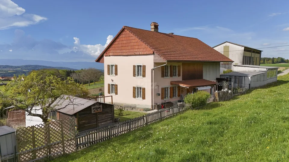 Charmantes Haus mit freier Sicht