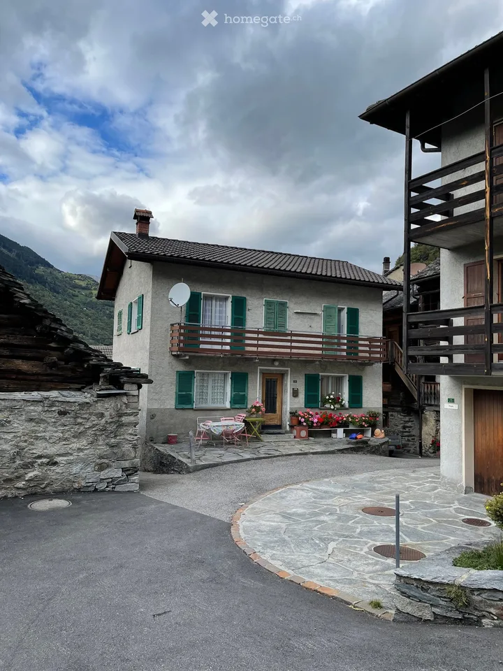 Casa di nucleo con grande potenziale nel cuore di Dangio – Valle di Blenio