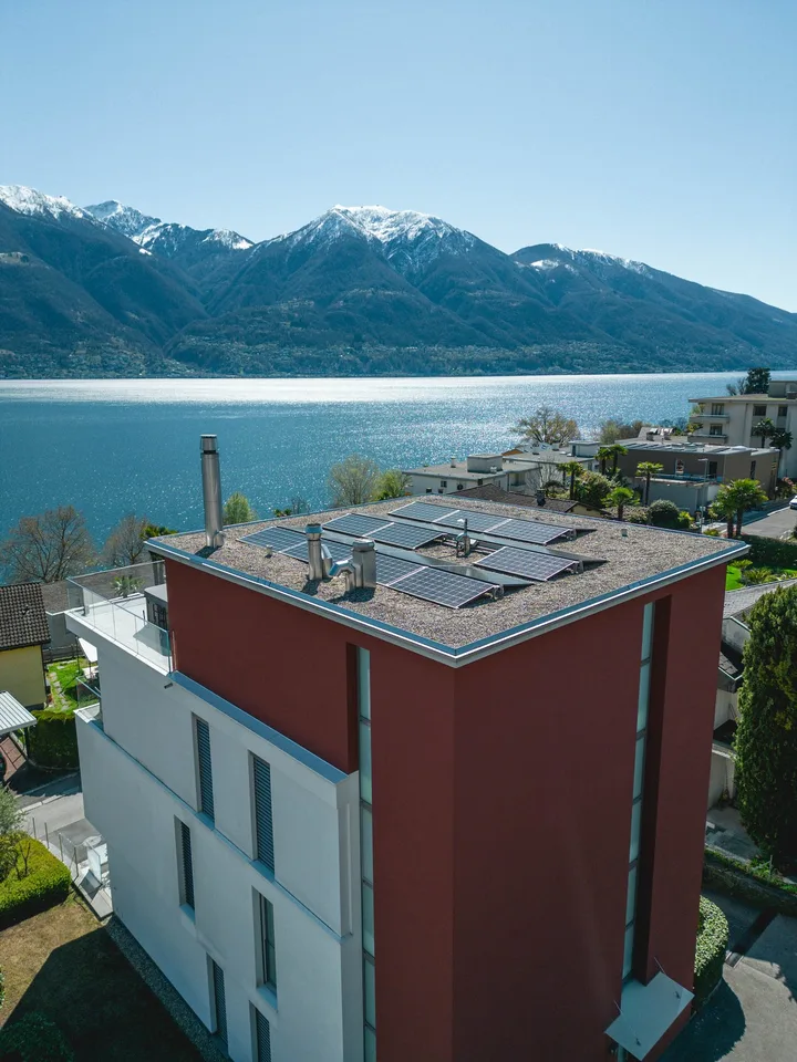 Modern semi-detached house in Minusio with lake view
