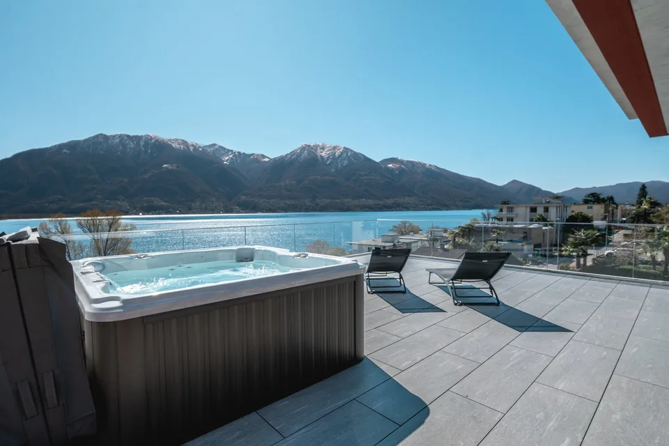 VENDESI A MINUSIO - moderna villa bifamiliare con vista lago