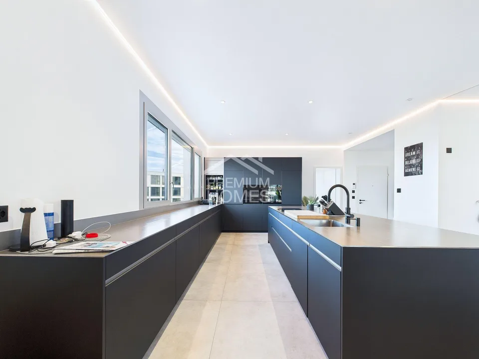 ARCHITEKTONISCHE MEISTERWOHNUNG MIT BODENSEEBLICK