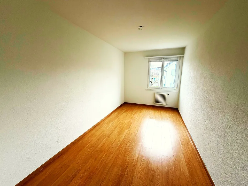 Charmante 4.5-Zimmer-Wohnung mit Balkon und schöner Aussicht in Stachen – Foto 11 von 11