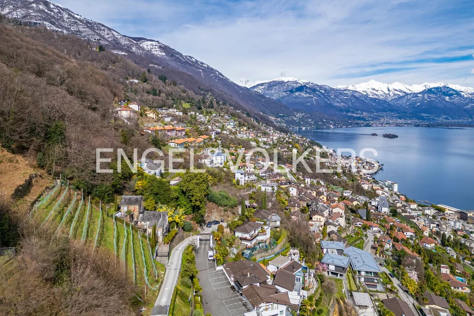 Grosse Baulandparzelle mit Traumseeblick (86b)