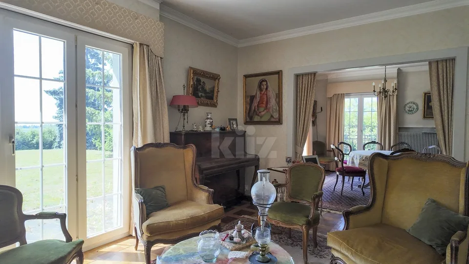 Charmante Villa mit zwei Apartments und freier Sicht