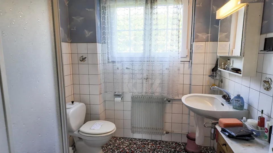 Charmante Villa mit zwei Apartments und freier Sicht