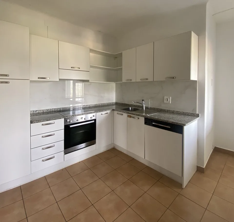 ELEGANTE CASA CON VISTA LAGO NEL CUORE DELLA COLLINA D'ORO – foto 10 di 13