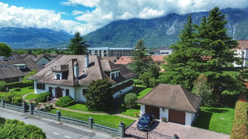 Propriété de Maître de 9 pièces avec piscine
