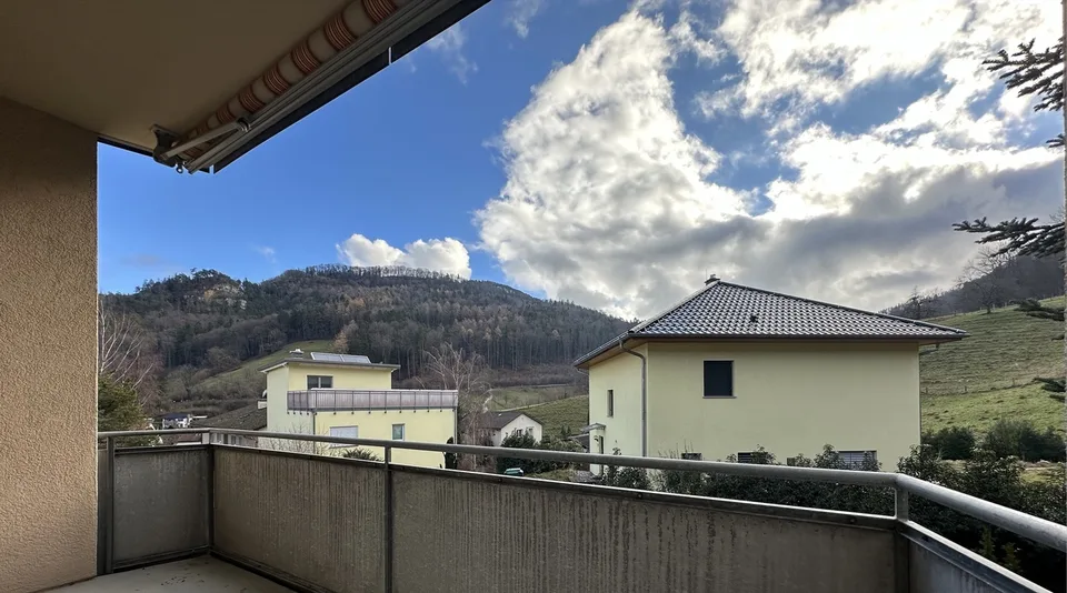 Günstige Wohnung mit Balkon und Garage