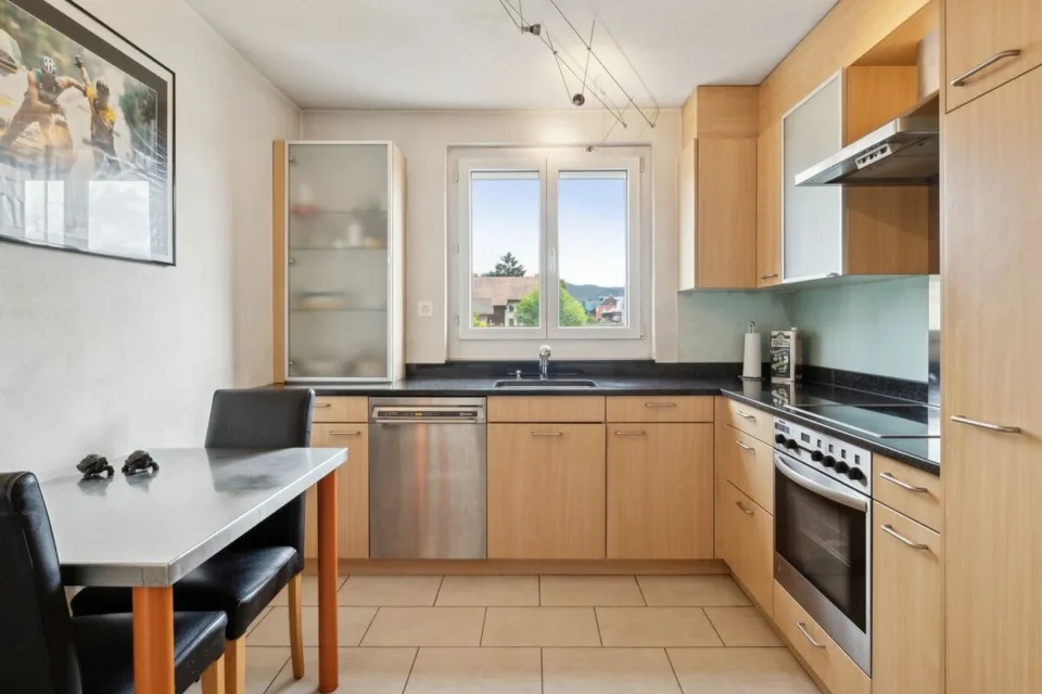 Immeuble commercial avec de multiples possibilités d'utilisation et maison d'habitation – photo 9 sur 9