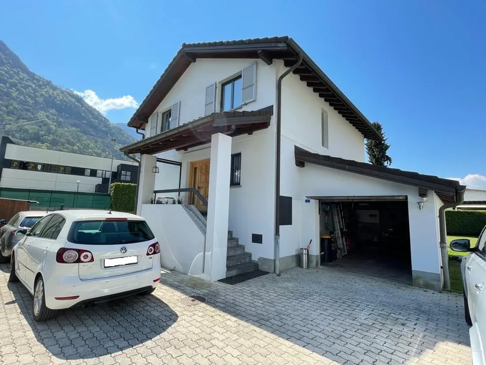 Belle maison unifamiliale de 4,5 pièces à Castione