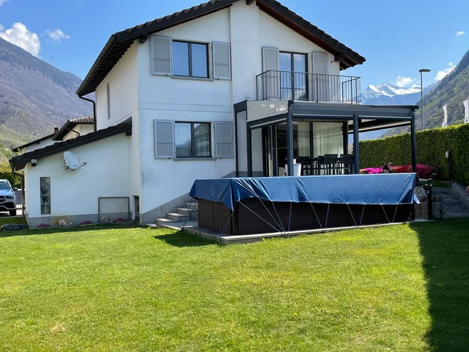 Splendida Casa Unifamiliare di 4.5 Locali a Castione