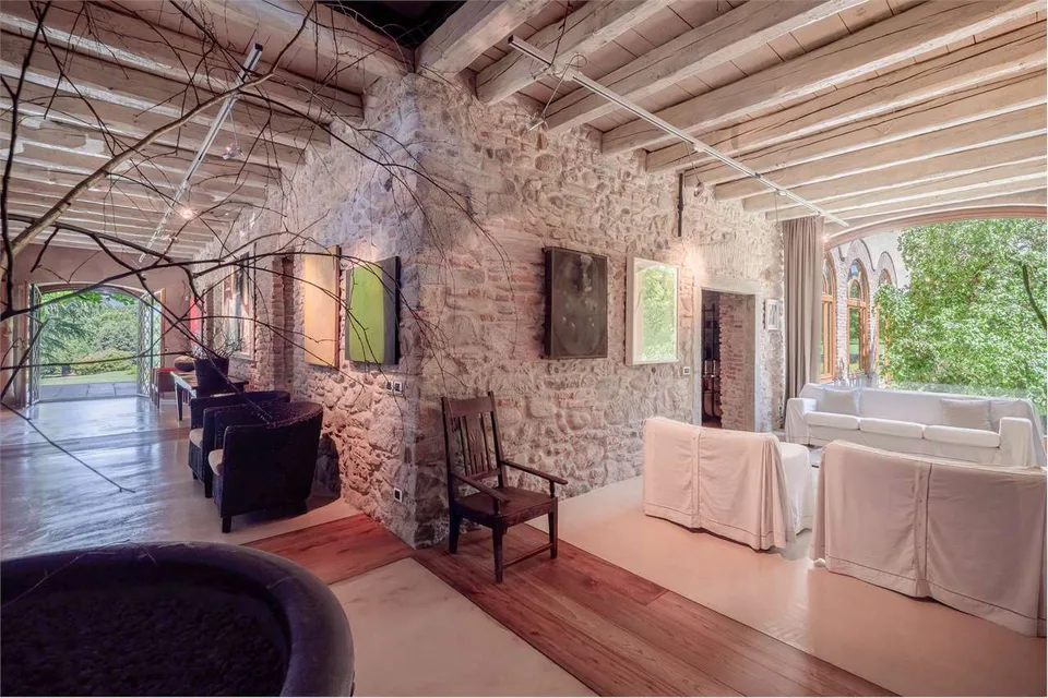 Schöne historische Villa mit Blick auf den Sacro Monte di Varese und die umliegende Landschaft – Foto 13 von 13