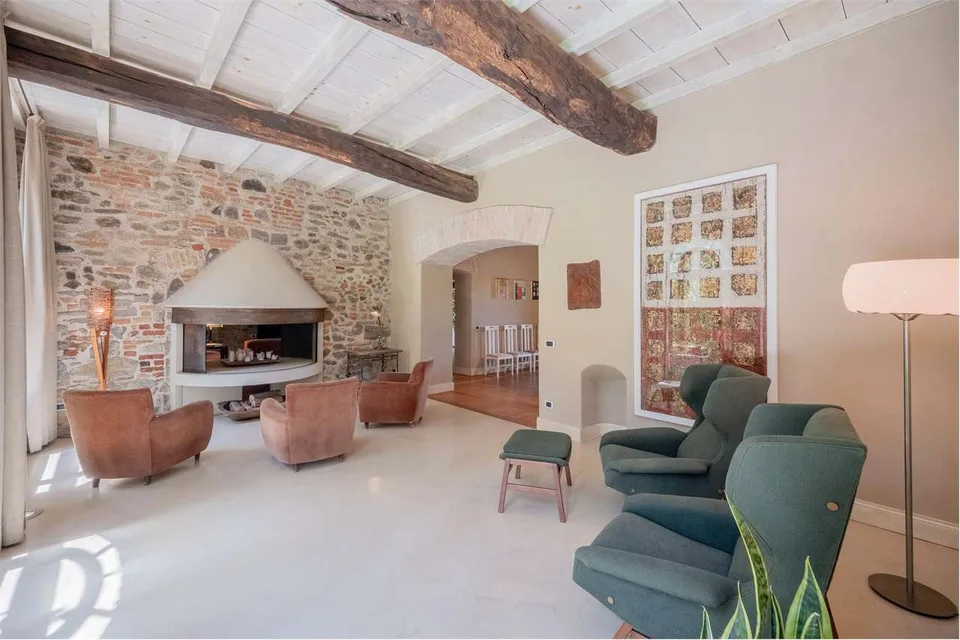 Schöne historische Villa mit Blick auf den Sacro Monte di Varese und die umliegende Landschaft – Foto 9 von 13