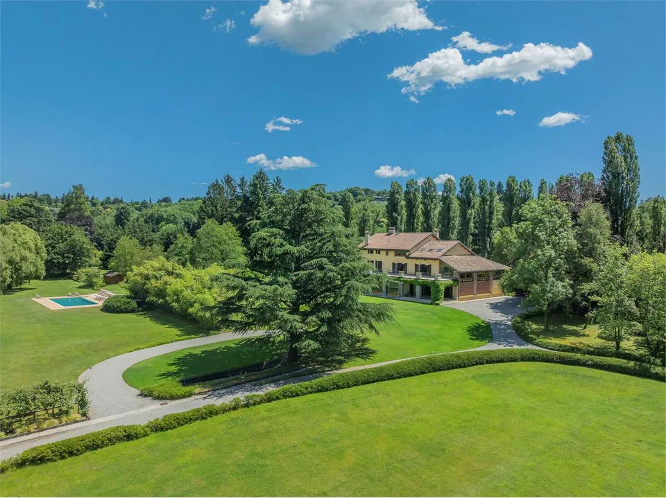 Bellissima villa storica con vista sul Sacro Monte di Varese e sulle m