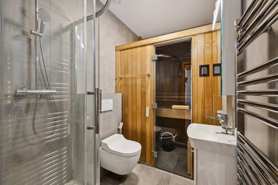 In Villars, 4-Zimmer-Wohnung, hell, renoviert, mit privater Eingang, Möglichkeit für Professionelle – Foto 13 von 13