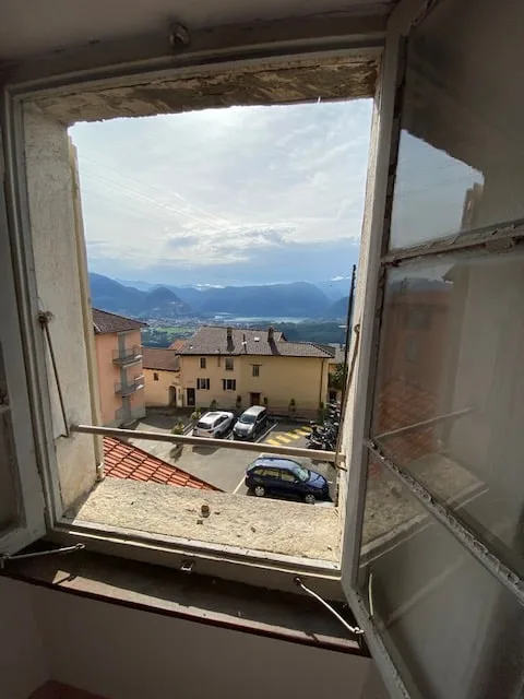 Einfamilienhaus mit Panoramablick in Cademario ZU RENOVIEREN
