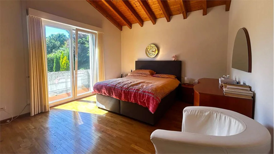 Villa exclusive avec jardin et vue dégagée – photo 8 sur 13