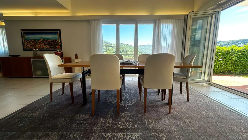 Villa exclusive avec jardin et vue dégagée – photo 6 sur 13