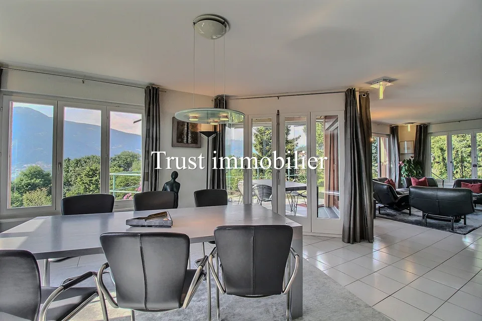 6002. Maison lumineuse avec vue panoramique sur les montagnes – photo 7 of 13