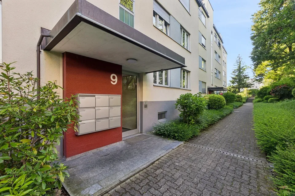 Spazio per idee – Appartamento 4.5 locali con potenziale a Zürich Seebach