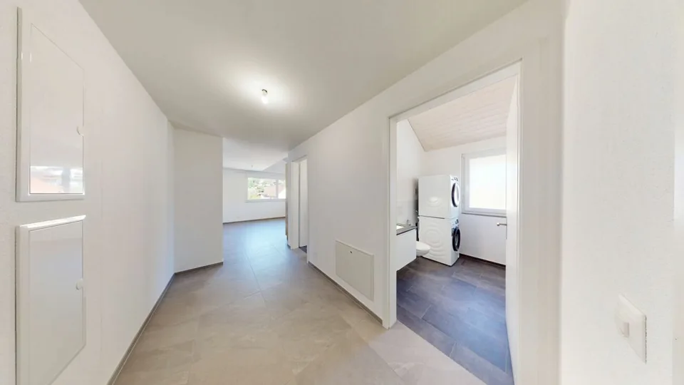 RÉSERVÉ Première occupation! Appartement maisonnette exclusif de 3,5 pièces avec grande galerie & vue – photo 11 sur 15