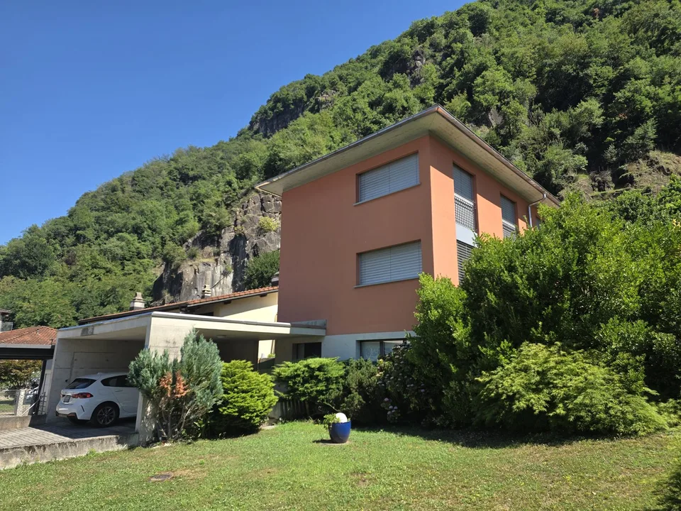 Geräumige Einfamilienvilla in Castione