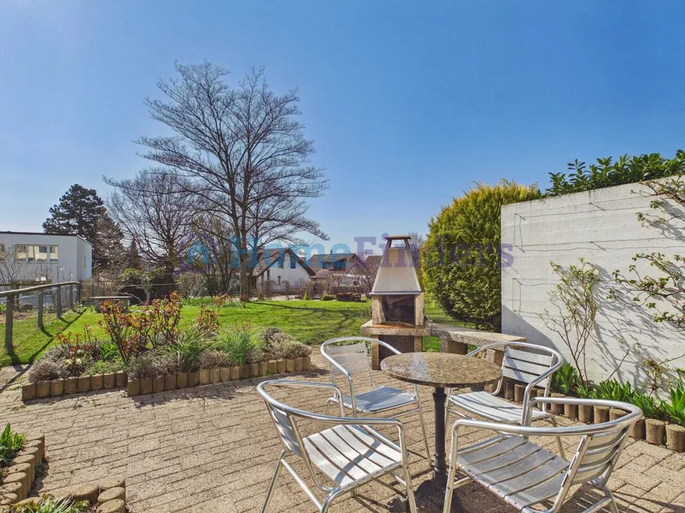 FAMILIENPARADIES MIT SONNIGEM GARTEN UND WEITSICHT! Kopie