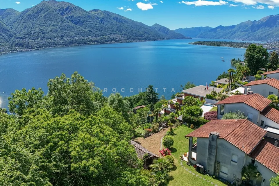 Terreno in posizione ricercata e con fantastica vista lago