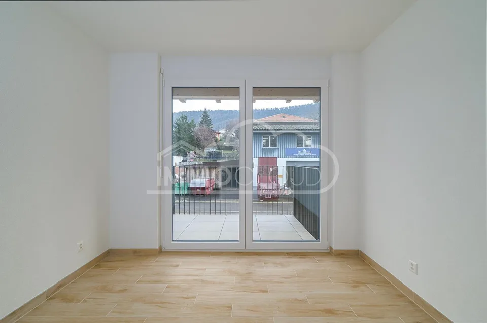 Ampio soggiorno-cucina con balcone!