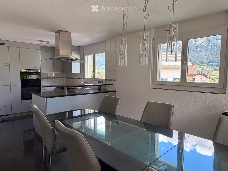 Maison unifamiliale de 6,5 pièces avec jardin et vue sur les montagnes