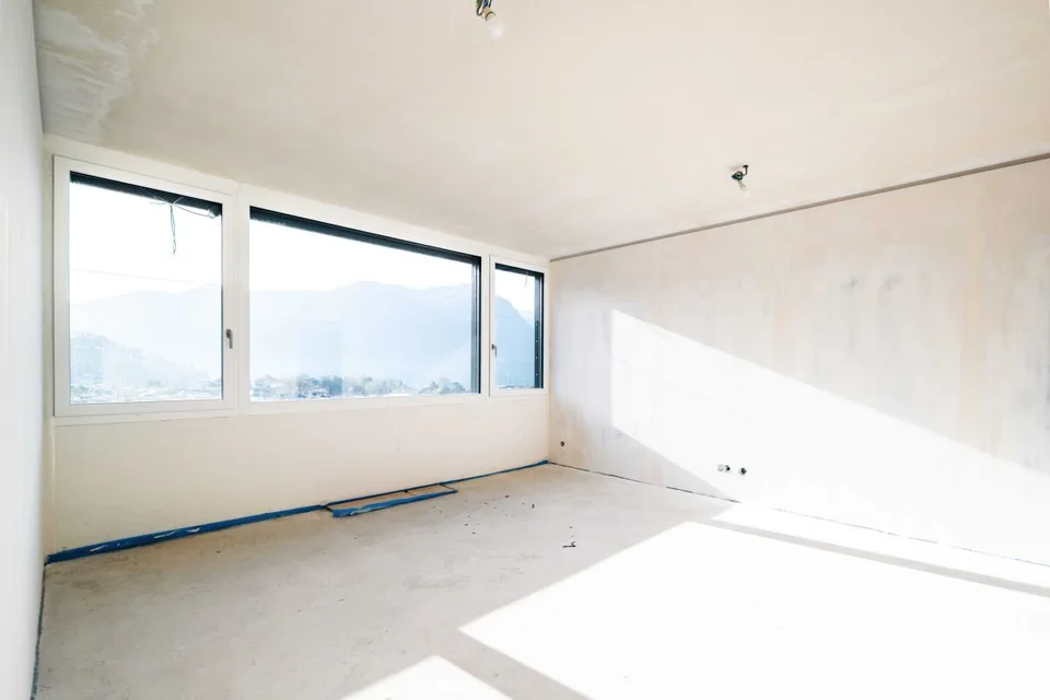 Appartement attique spacieux avec vue spectaculaire sur le lac